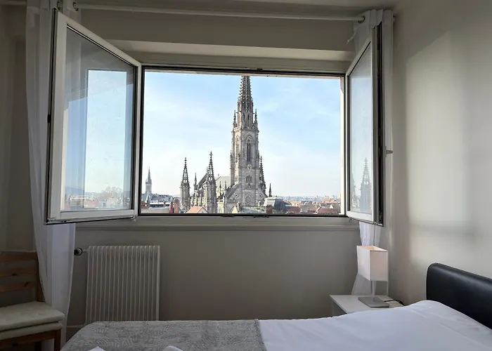 Le Pasteur Elegant T2 Au Centre De Apartment